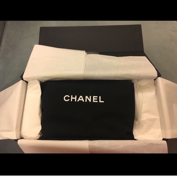**SOLD**💯 % authentic Chanel mini rectangular - Picture 7 of 7